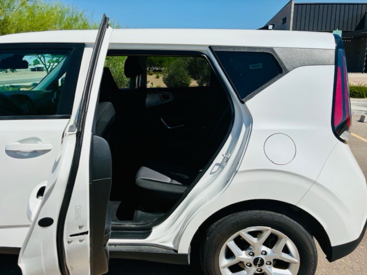 2024 Kia Soul LX photo 16