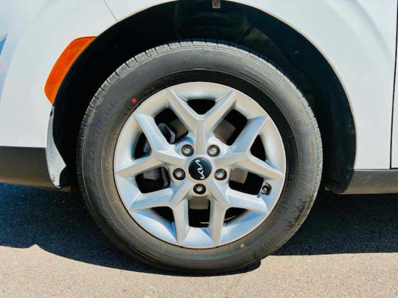 2024 Kia Soul LX photo 17