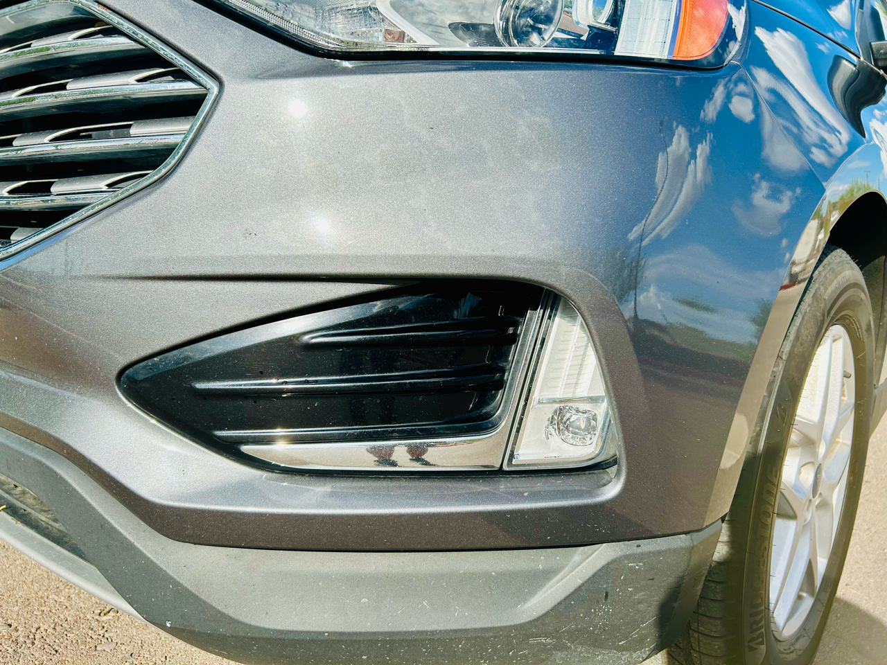 2021 Ford Edge SEL photo 2