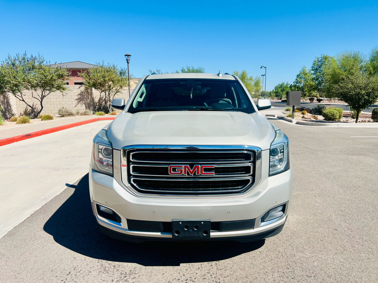 2017 Gmc Yukon SLE photo 2