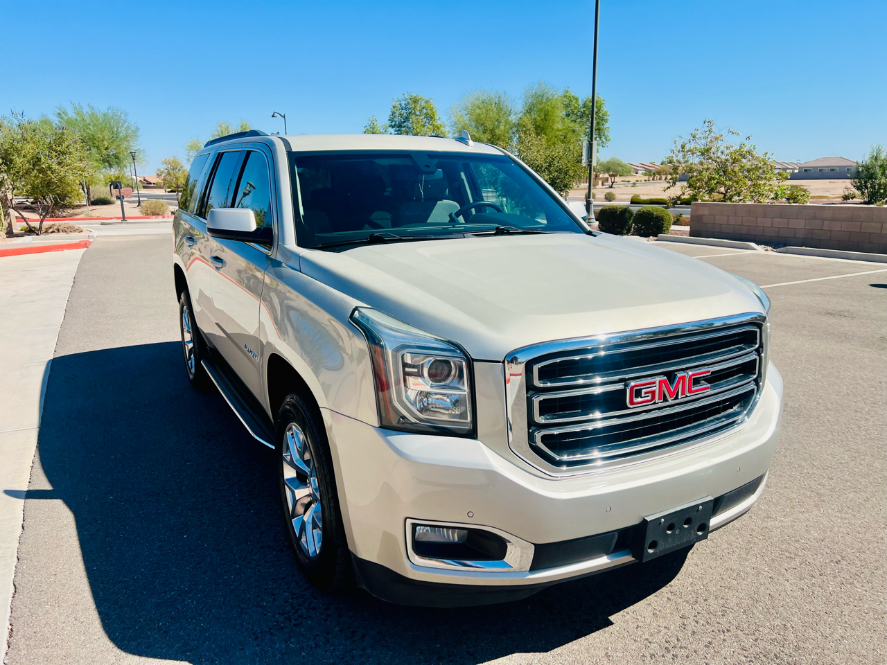 2017 Gmc Yukon SLE photo 3