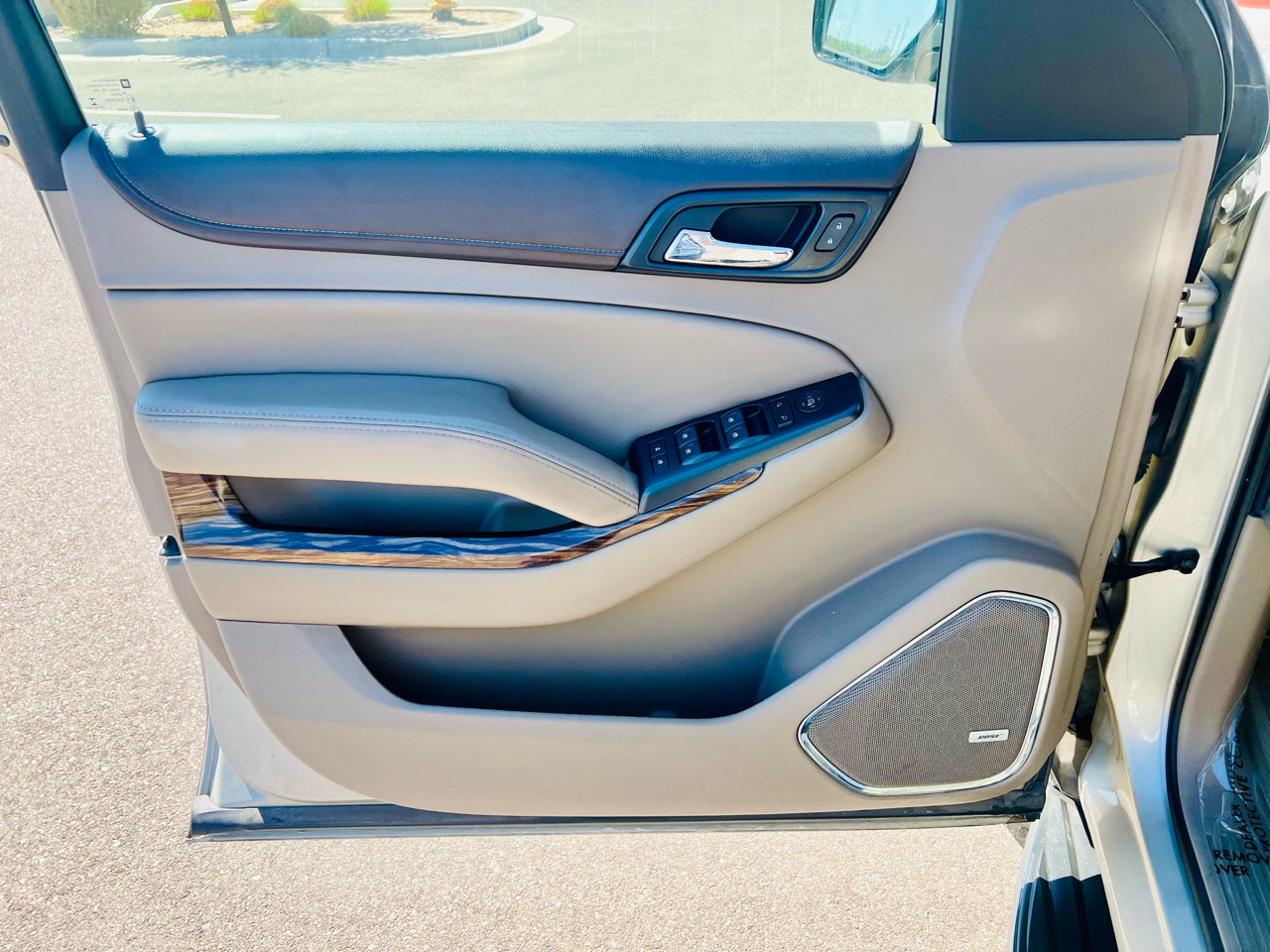 2017 Gmc Yukon SLE photo 9