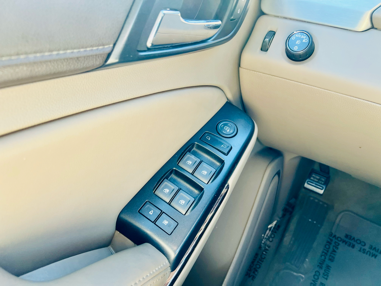 2017 Gmc Yukon SLE photo 24