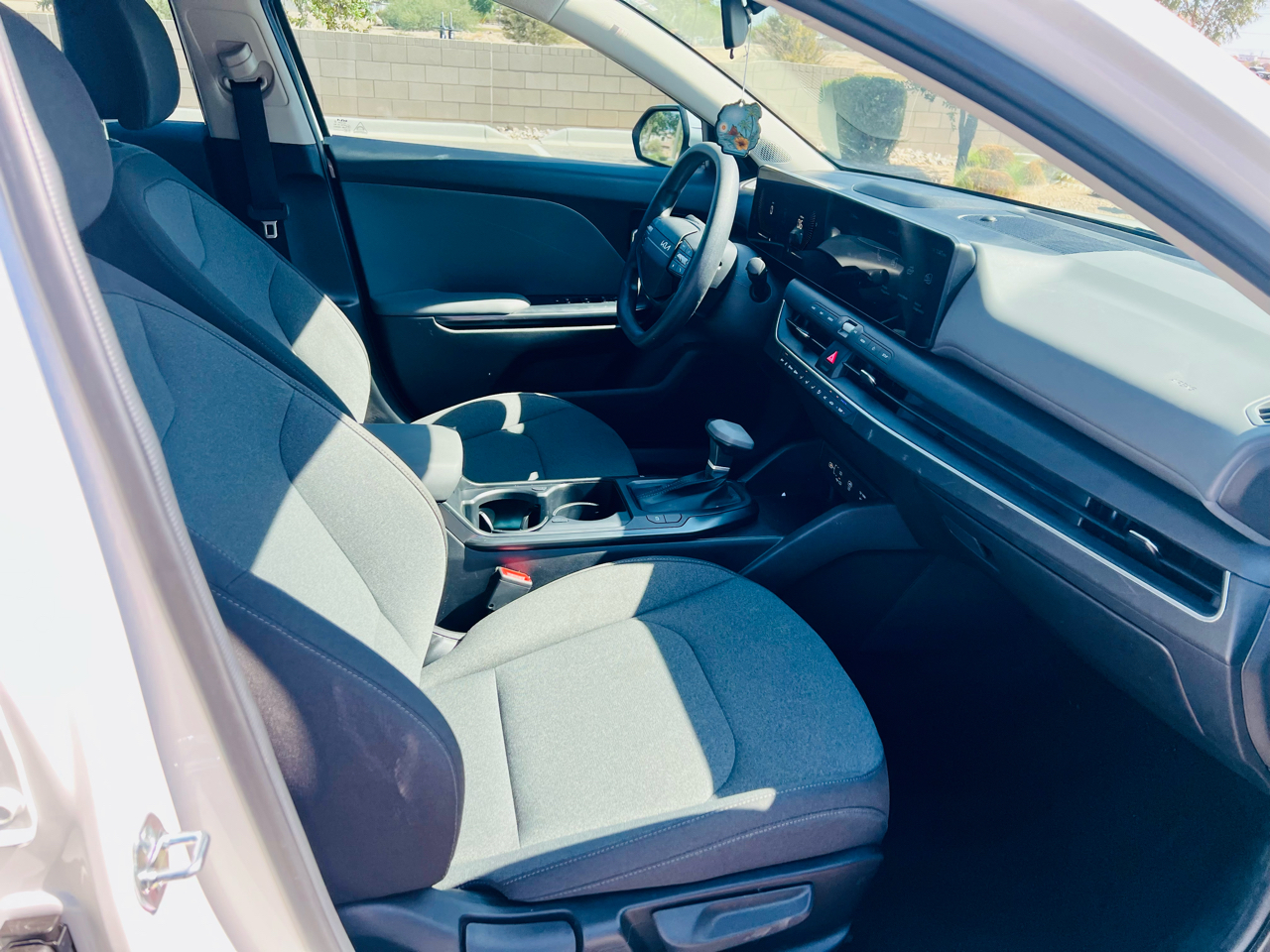 2025 Kia K4 LX photo 13