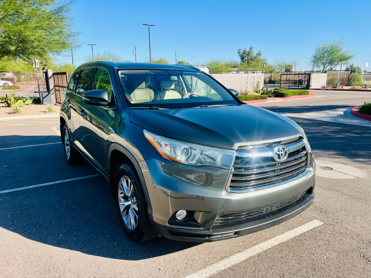Toyota Highlander XLE AWD V6 2015