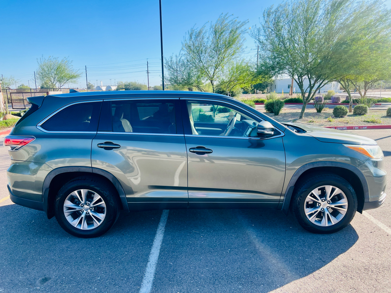 Toyota Highlander XLE AWD V6 2015