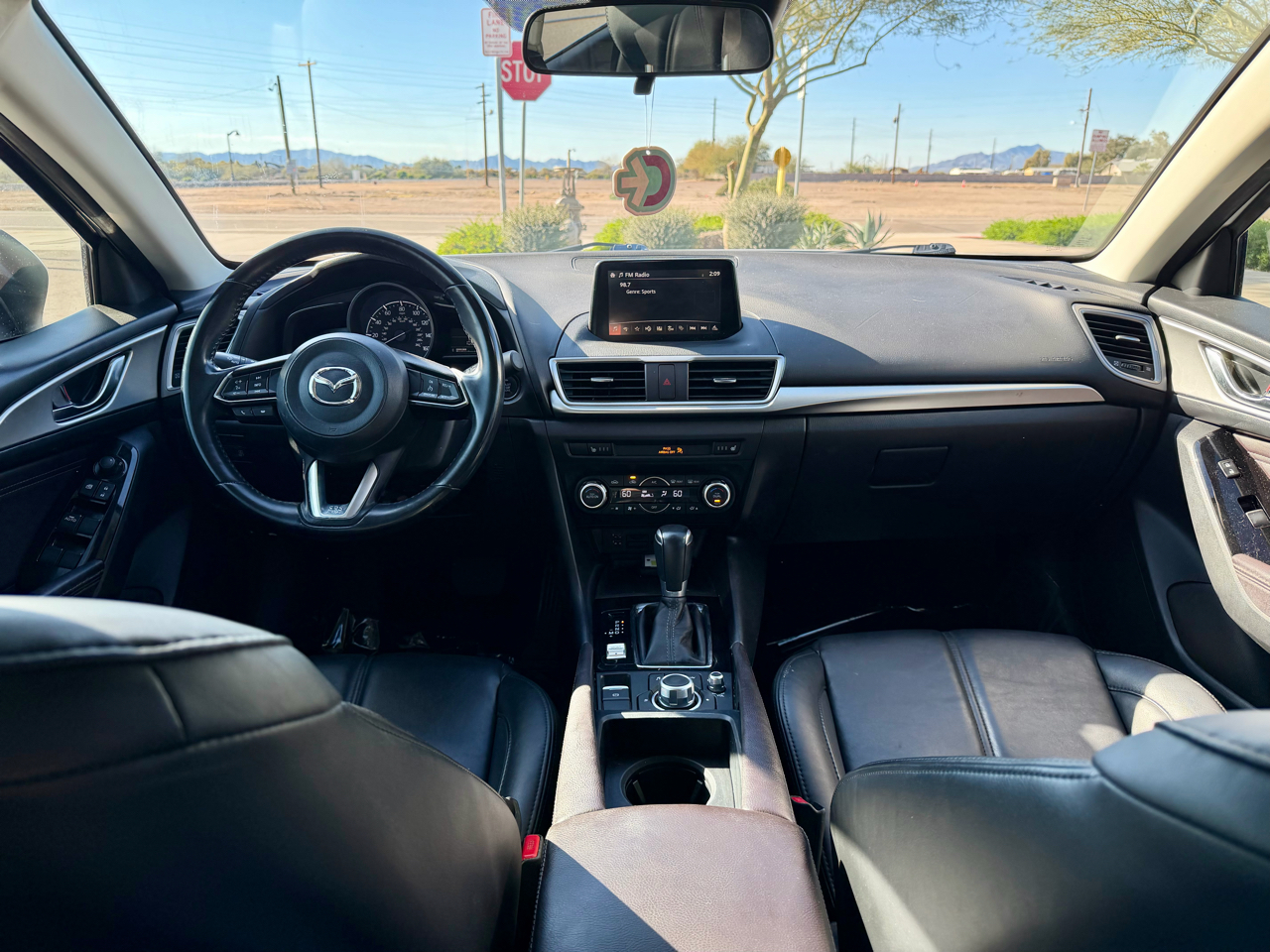 Mazda MAZDA3 i Touring AT 5-Door 2017