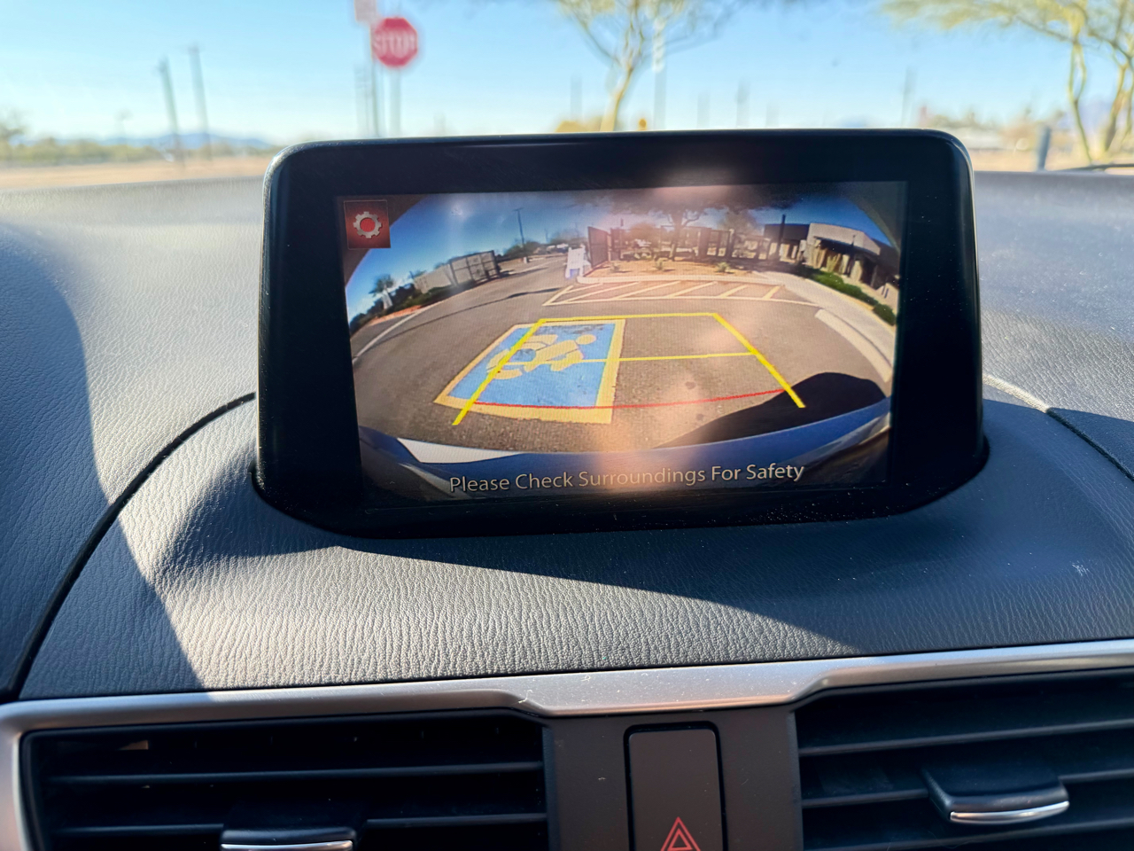 Mazda MAZDA3 i Touring AT 5-Door 2017