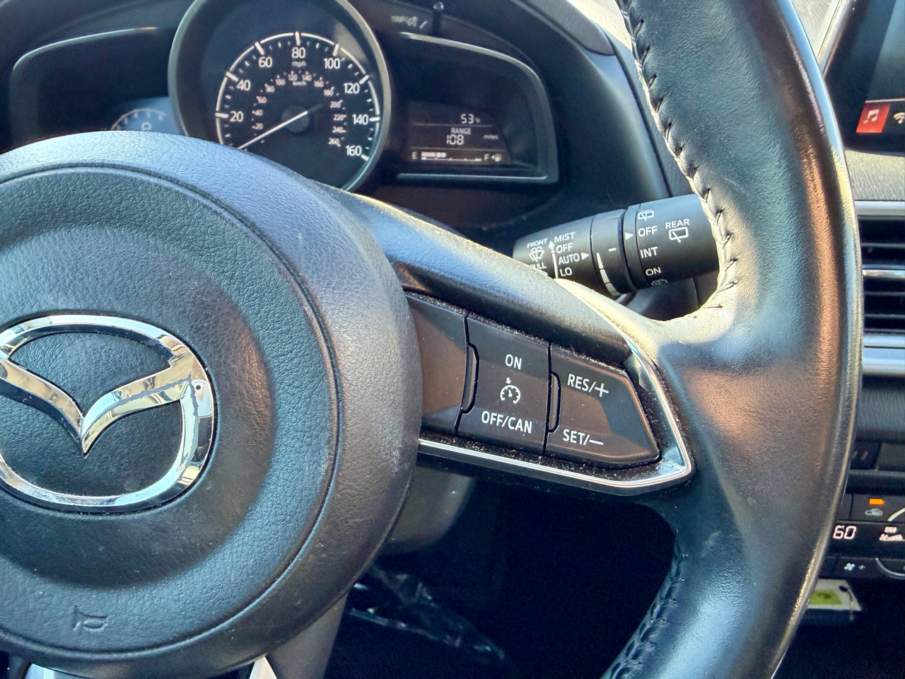 Mazda MAZDA3 i Touring AT 5-Door 2017