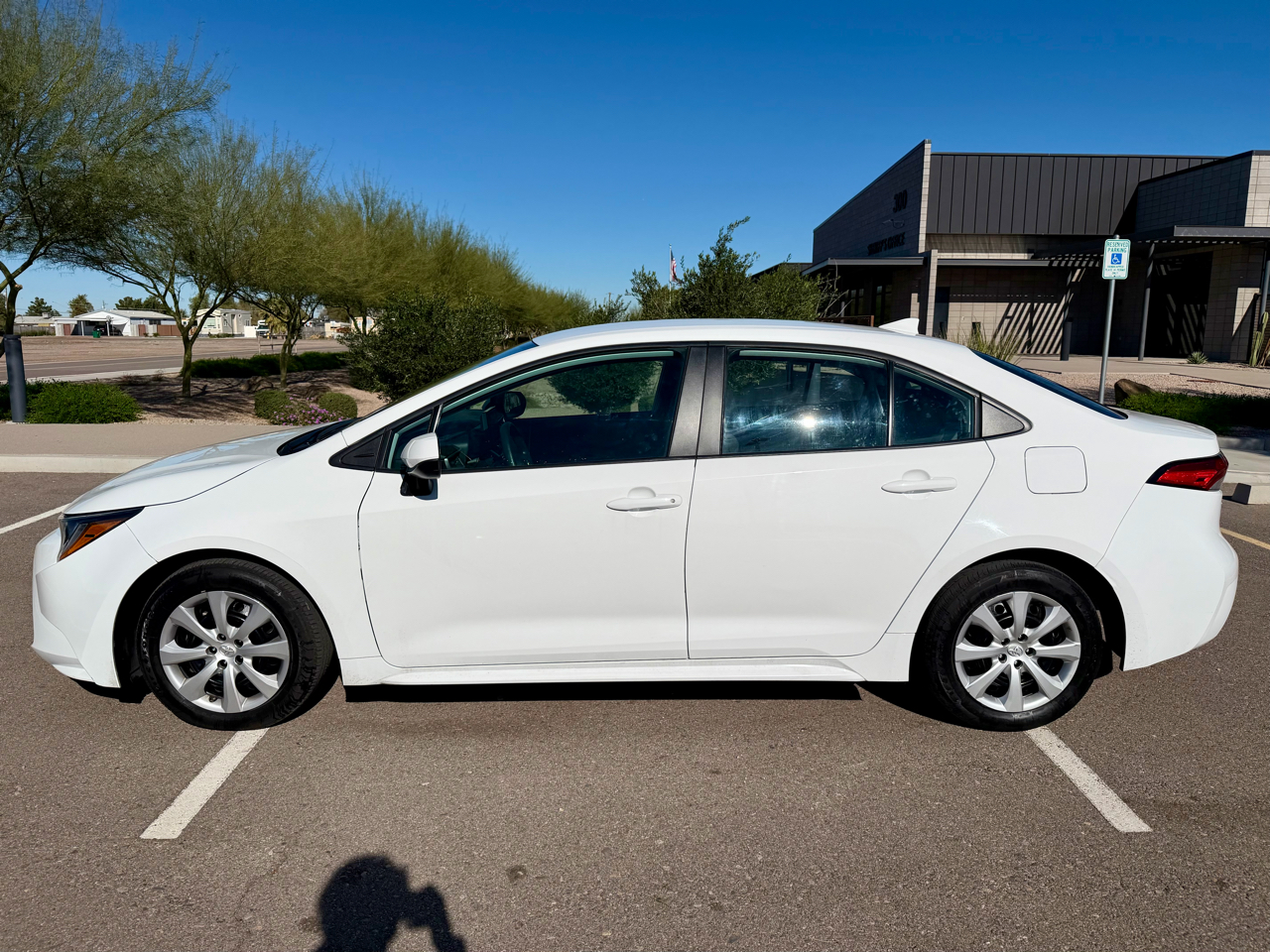 Toyota Corolla LE 2024