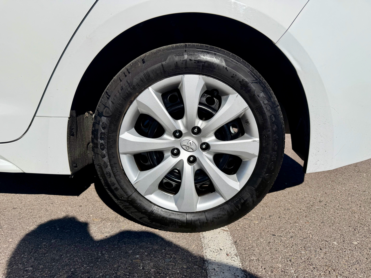 Toyota Corolla LE 2024