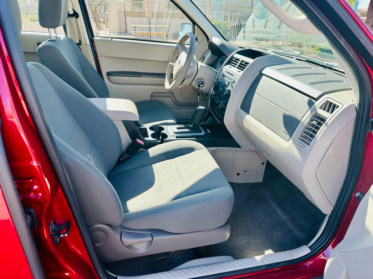 Ford Escape XLS FWD 2010