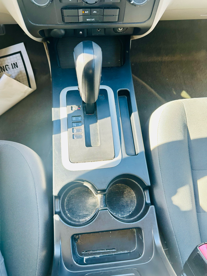 Ford Escape XLS FWD 2010