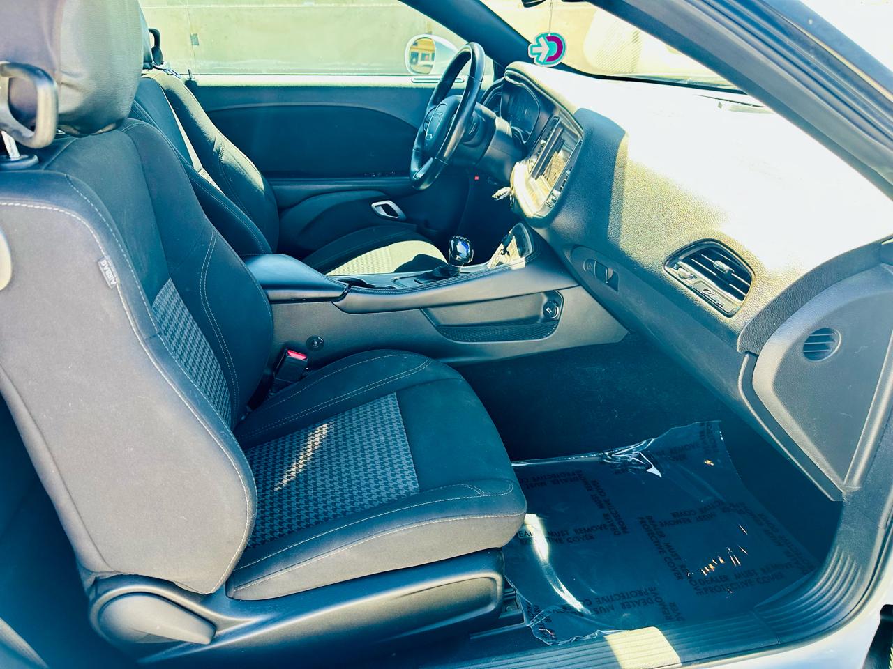 Dodge Challenger SXT 2021