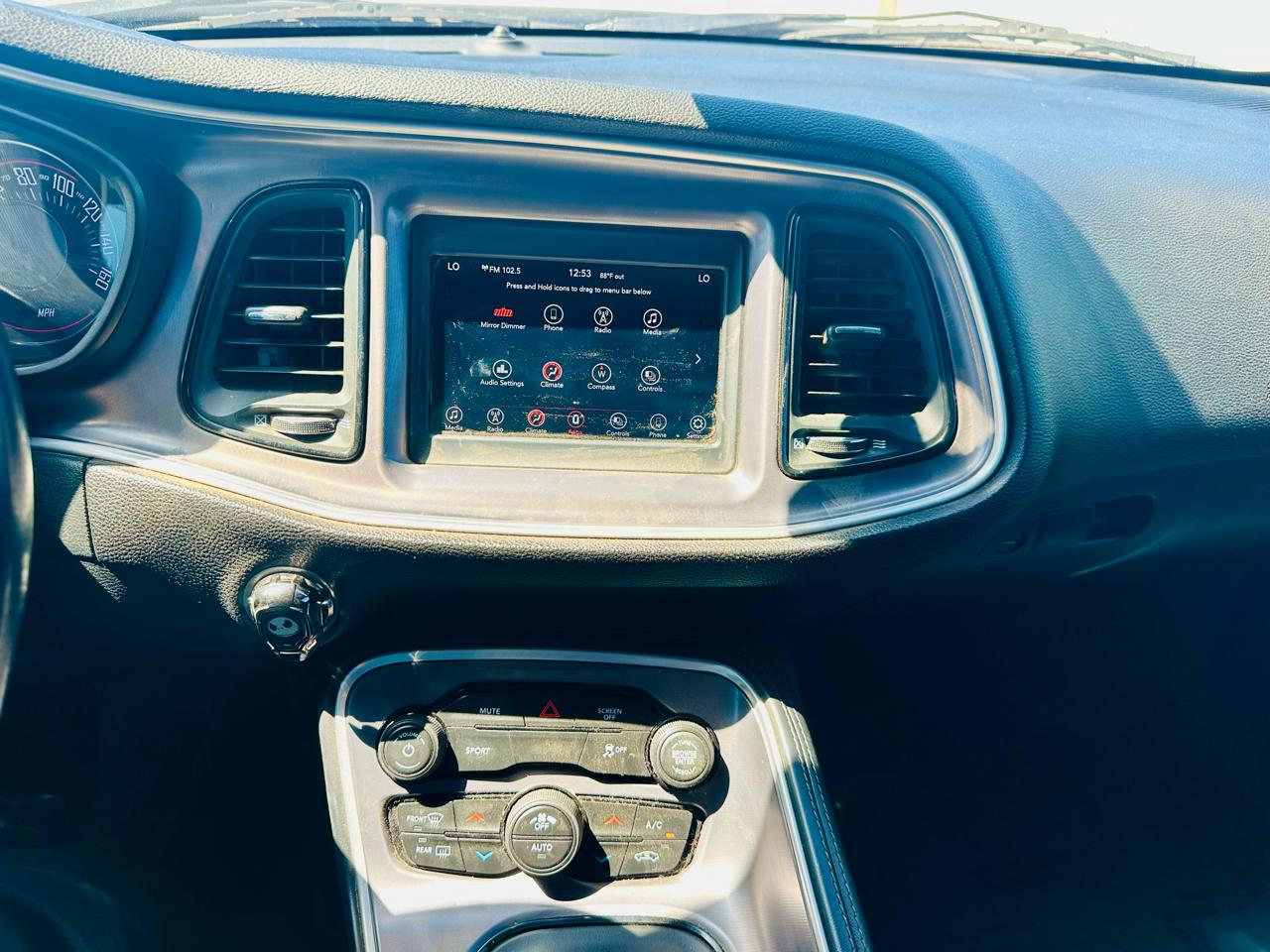 Dodge Challenger SXT 2021