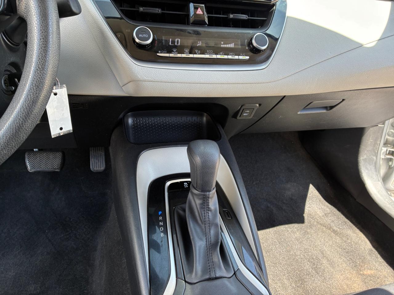 Toyota Corolla LE 2024