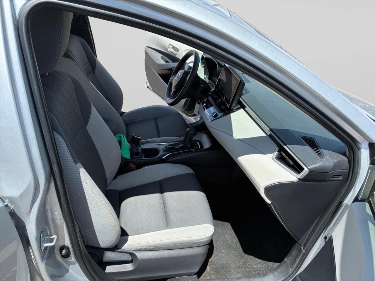 Toyota Corolla LE 2024