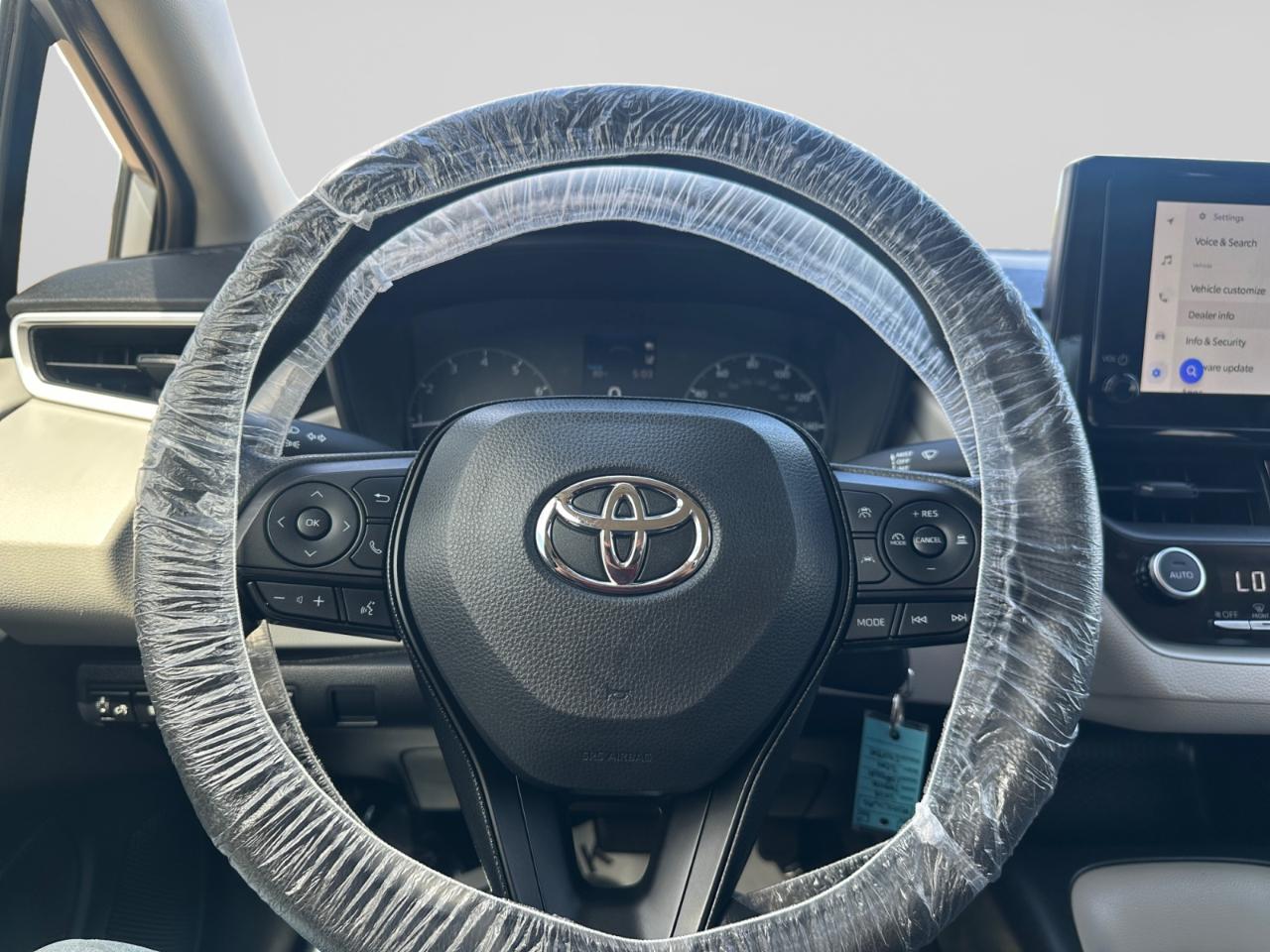 Toyota Corolla LE 2024