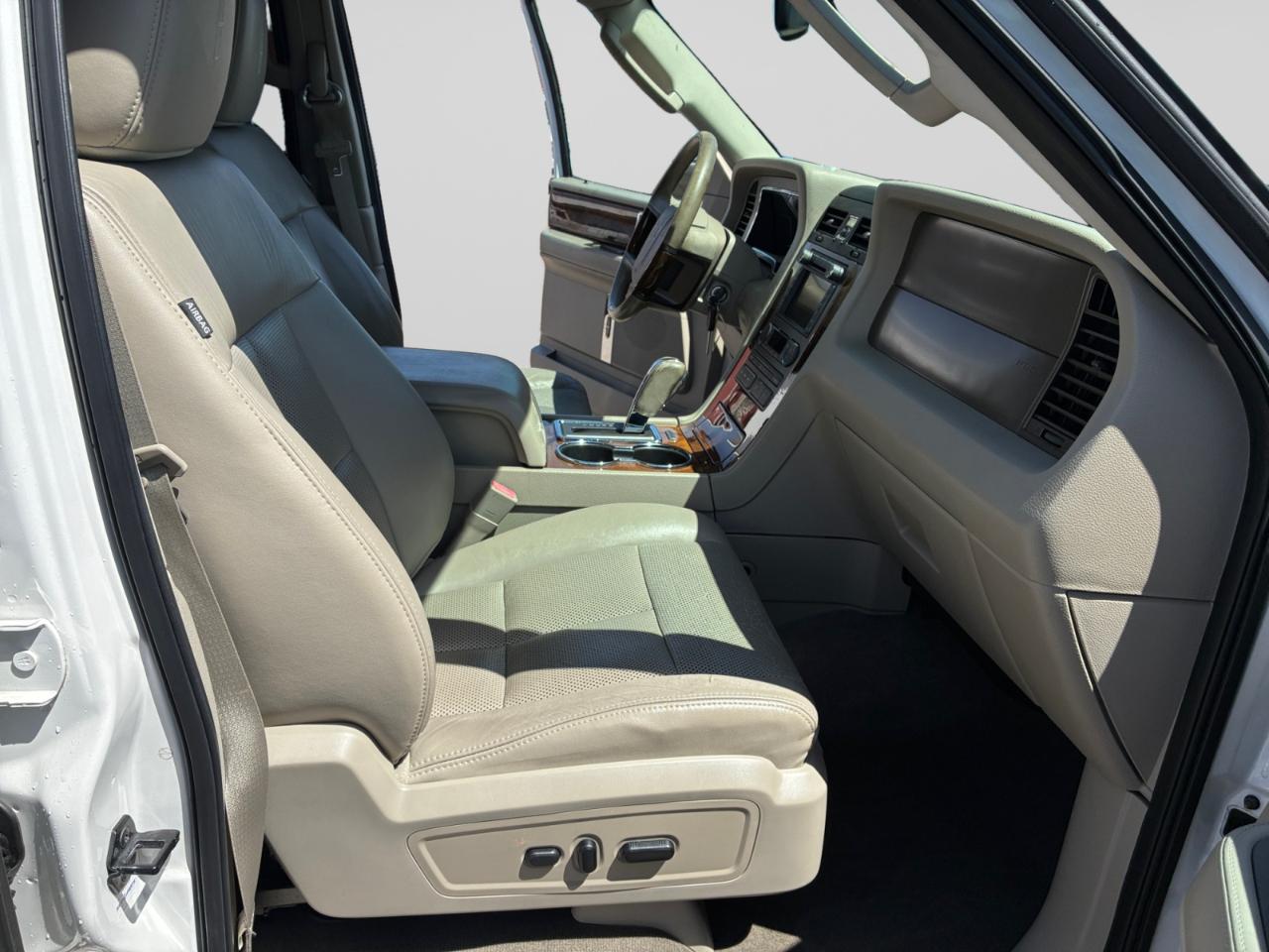 Lincoln Navigator 2WD 2012