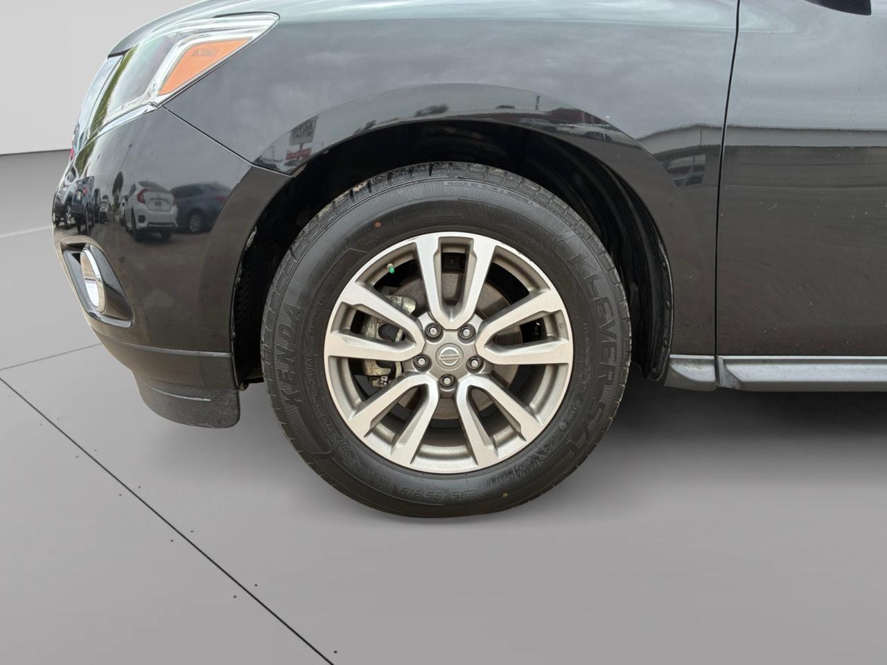 Nissan Pathfinder SV 2WD 2015