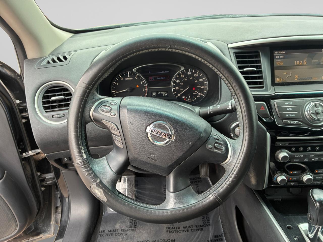 Nissan Pathfinder SV 2WD 2015