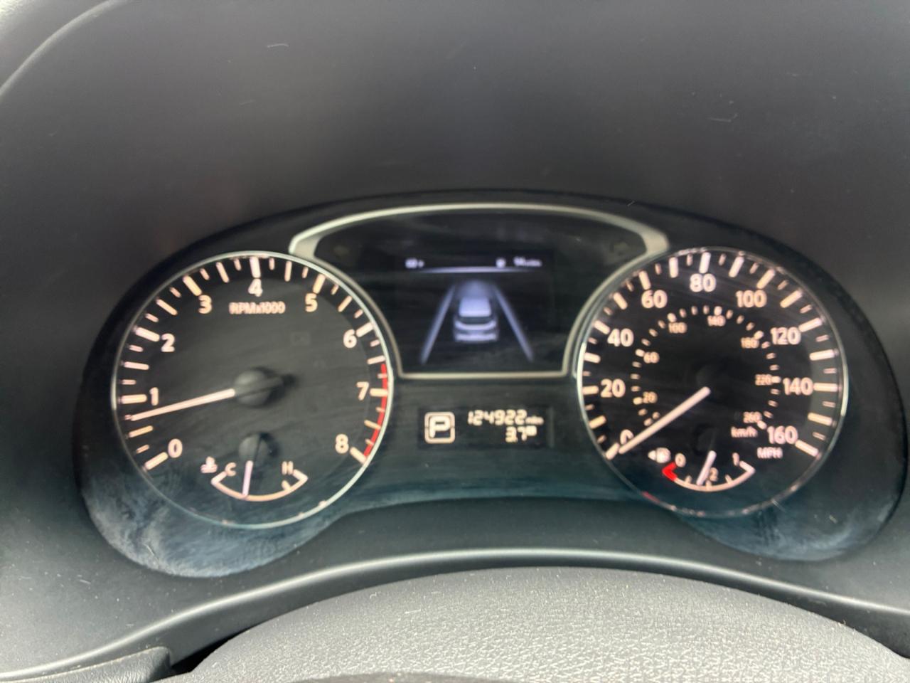 Nissan Pathfinder SV 2WD 2015