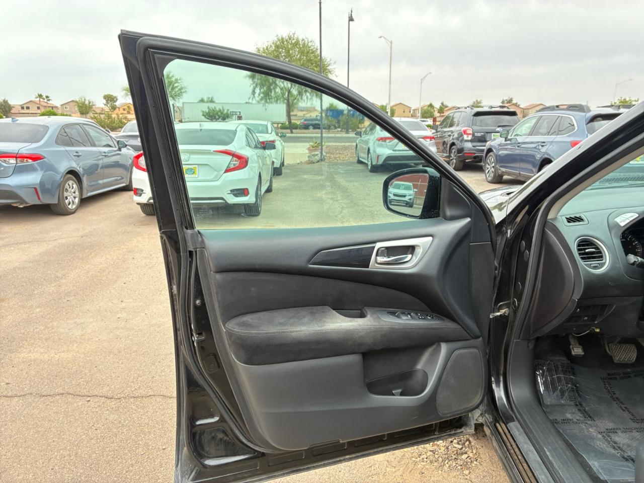 Nissan Pathfinder SV 2WD 2015