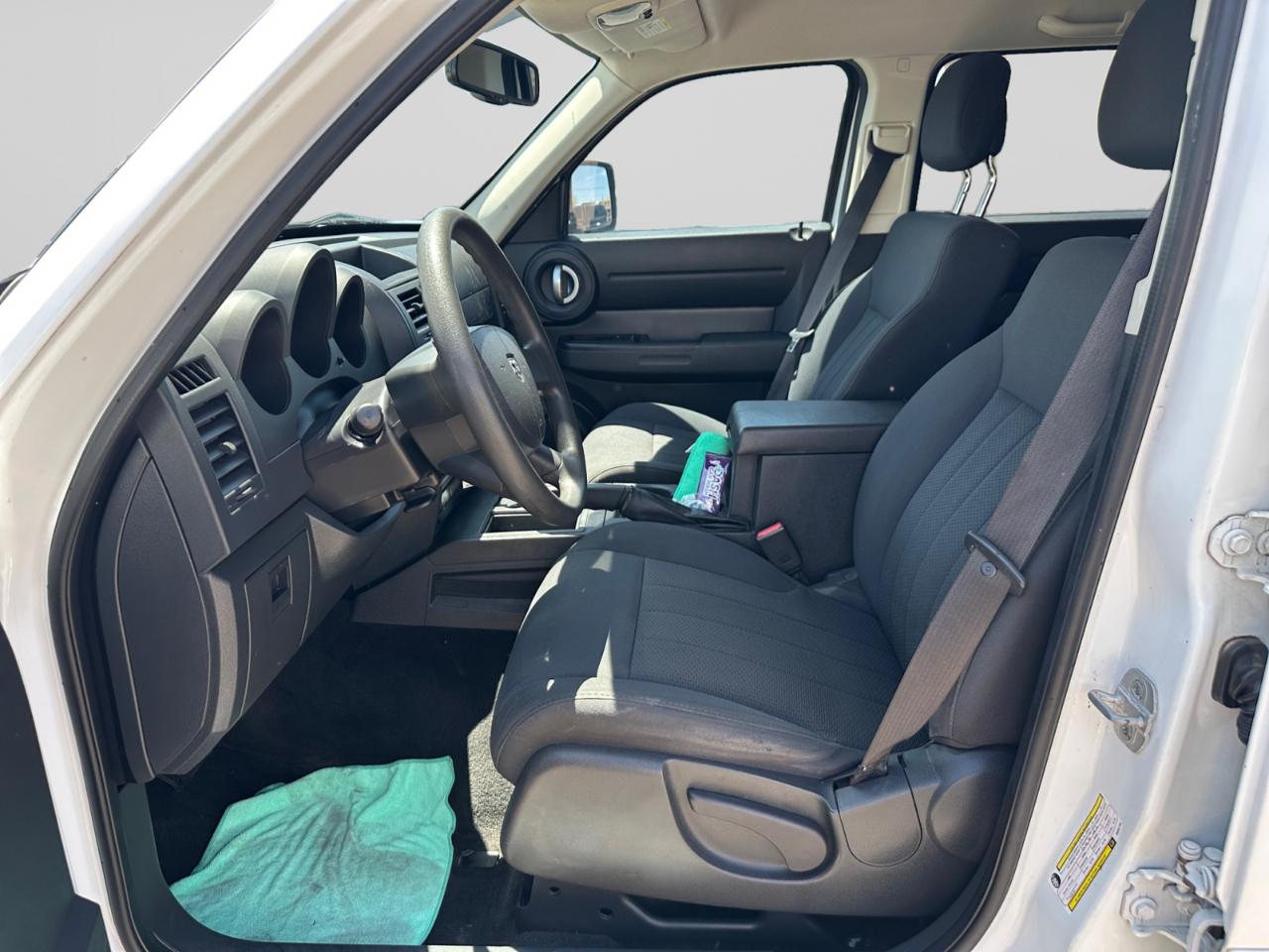 Dodge Nitro Heat 2WD 2011