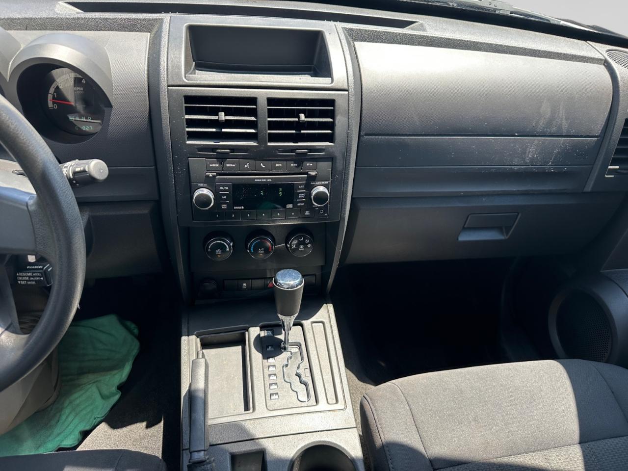 Dodge Nitro Heat 2WD 2011