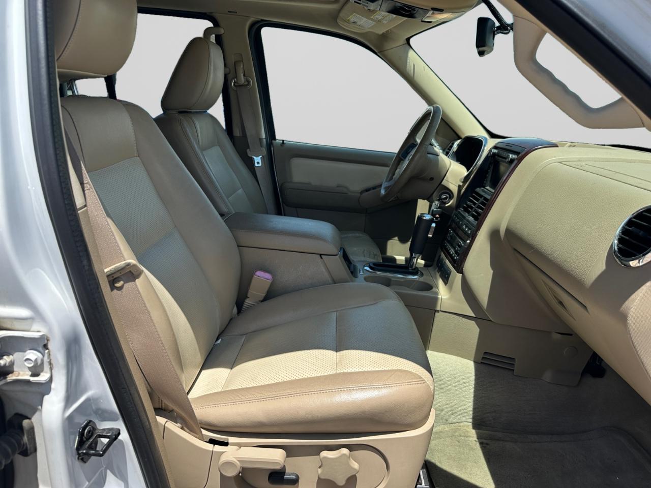 Ford Explorer Limited 4WD 2010