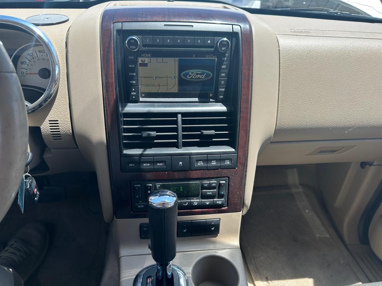 Ford Explorer Limited 4WD 2010