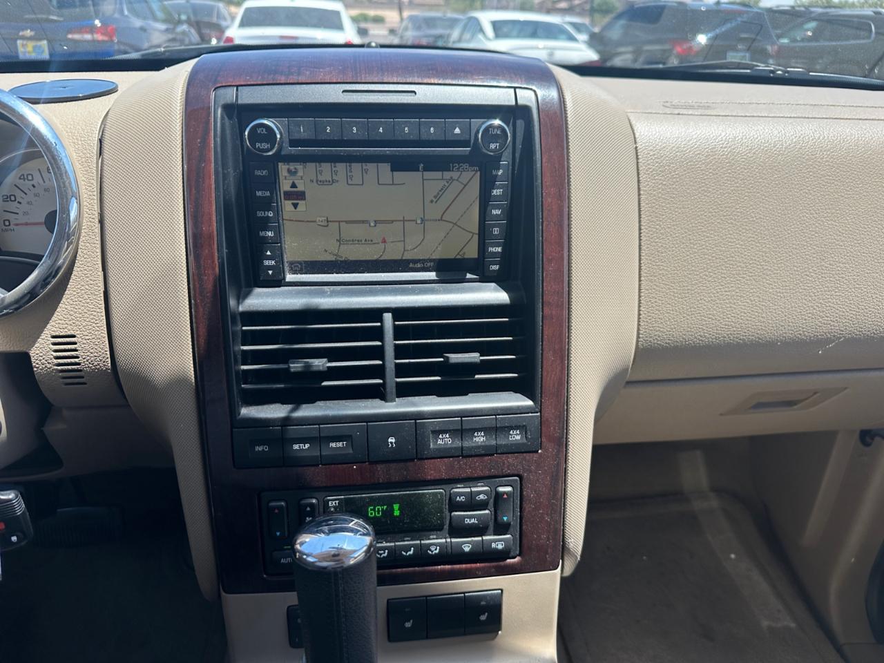 Ford Explorer Limited 4WD 2010