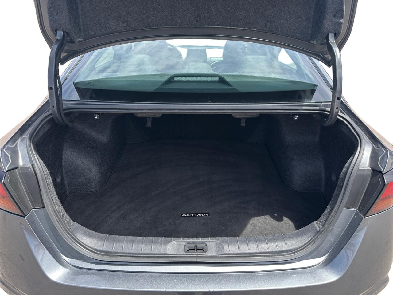 Nissan Altima 2.5 SV 2025