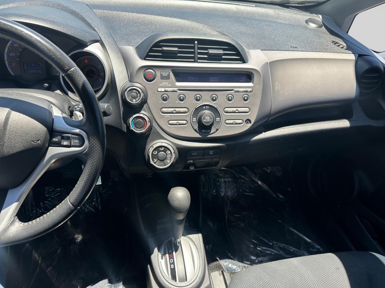 Honda Fit Sport 5-Speed AT 2011