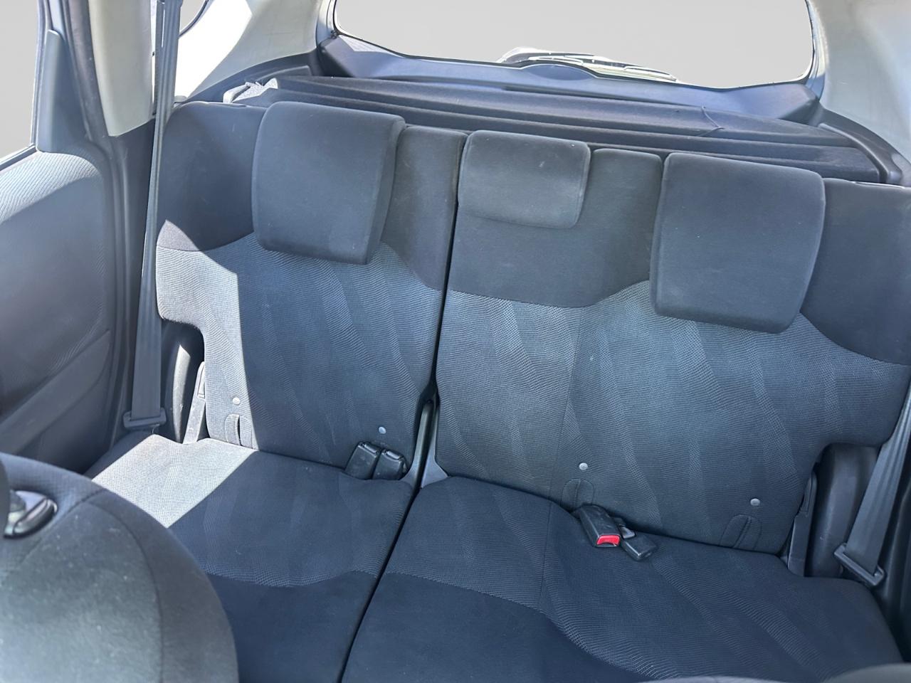 Honda Fit Sport 5-Speed AT 2011