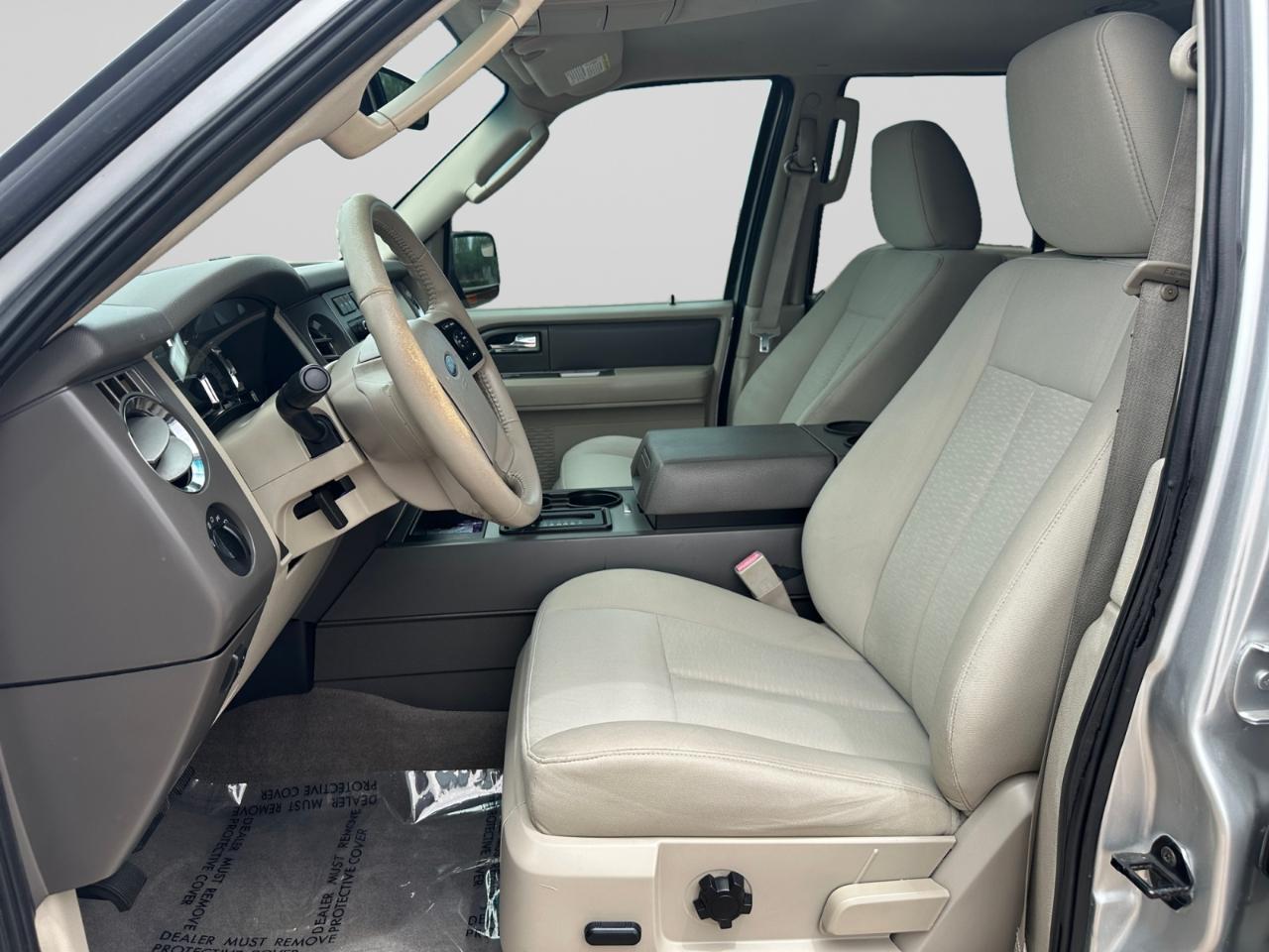 Ford Expedition XLT 2011