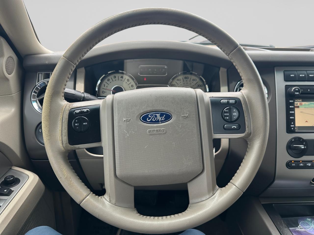Ford Expedition XLT 2011
