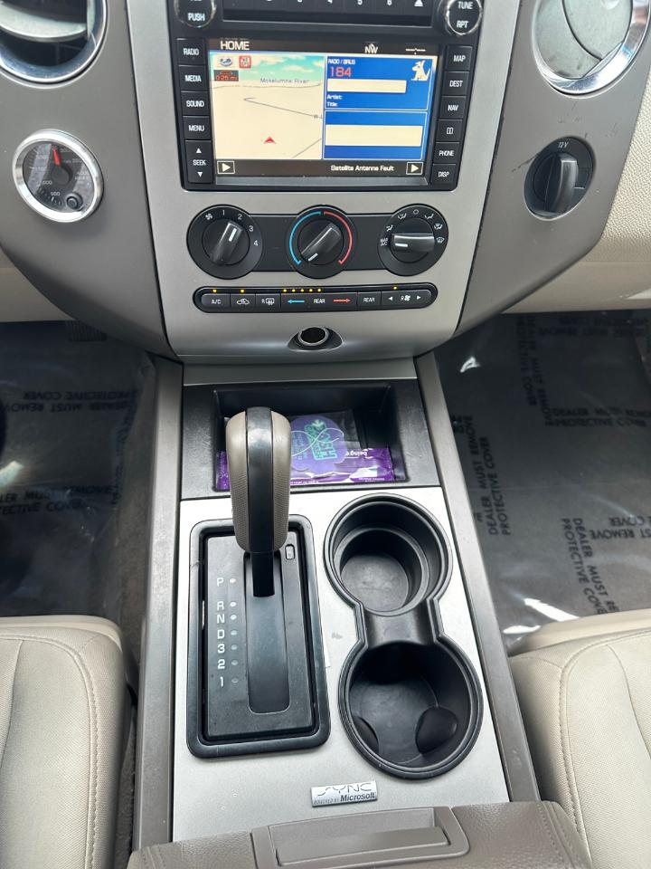 Ford Expedition XLT 2011