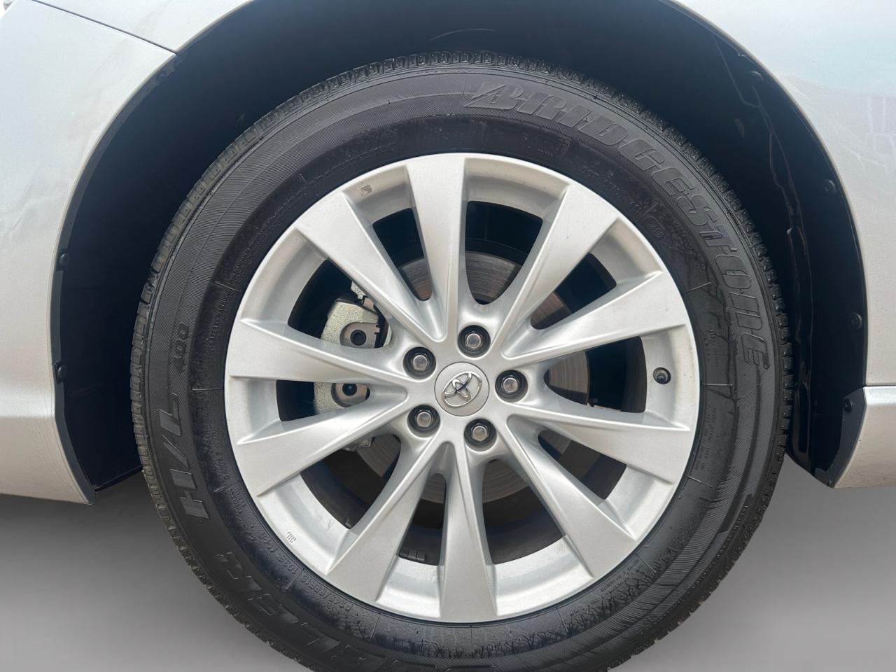 Toyota Venza LE I4 FWD 2015