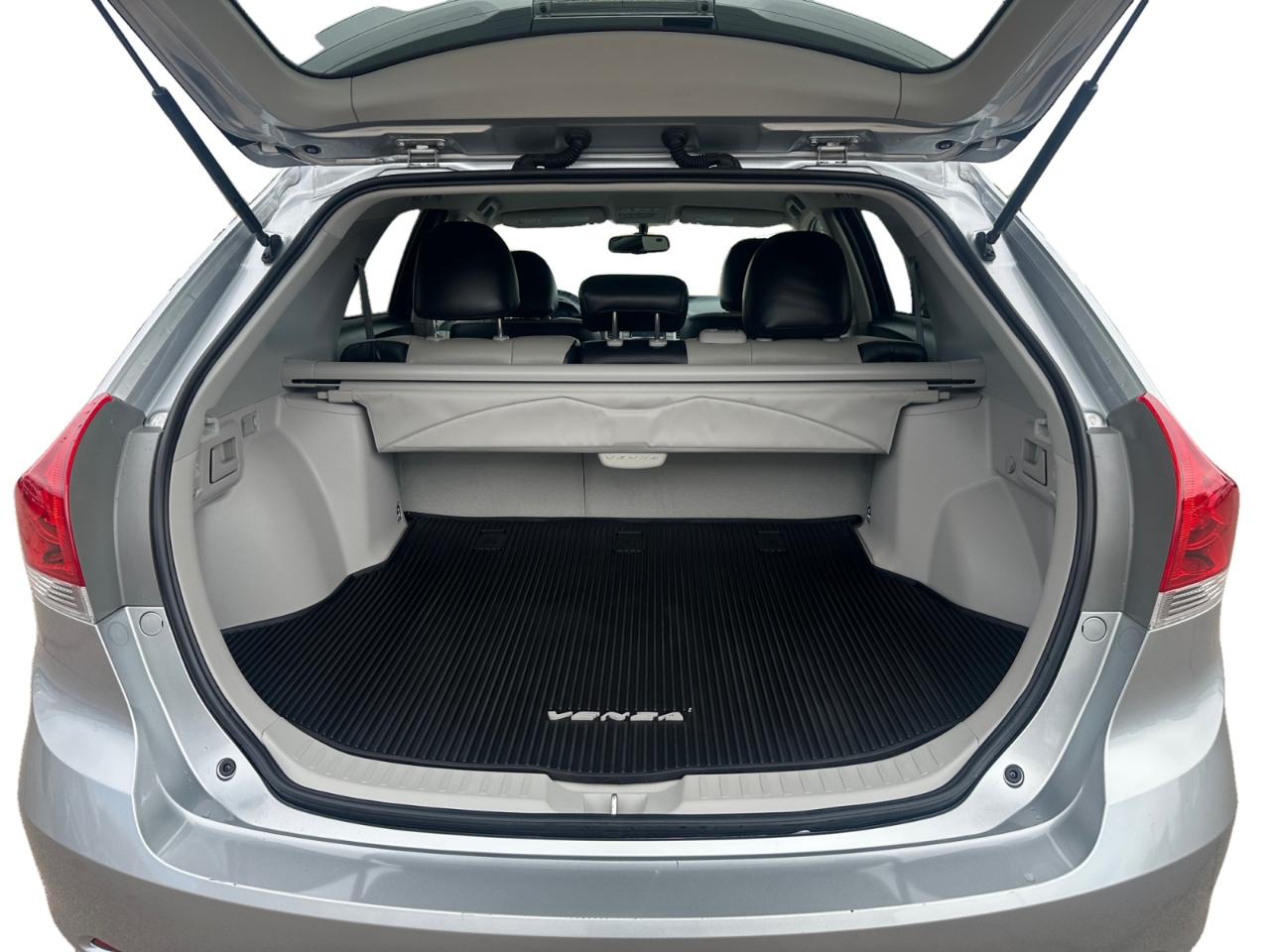 Toyota Venza LE I4 FWD 2015