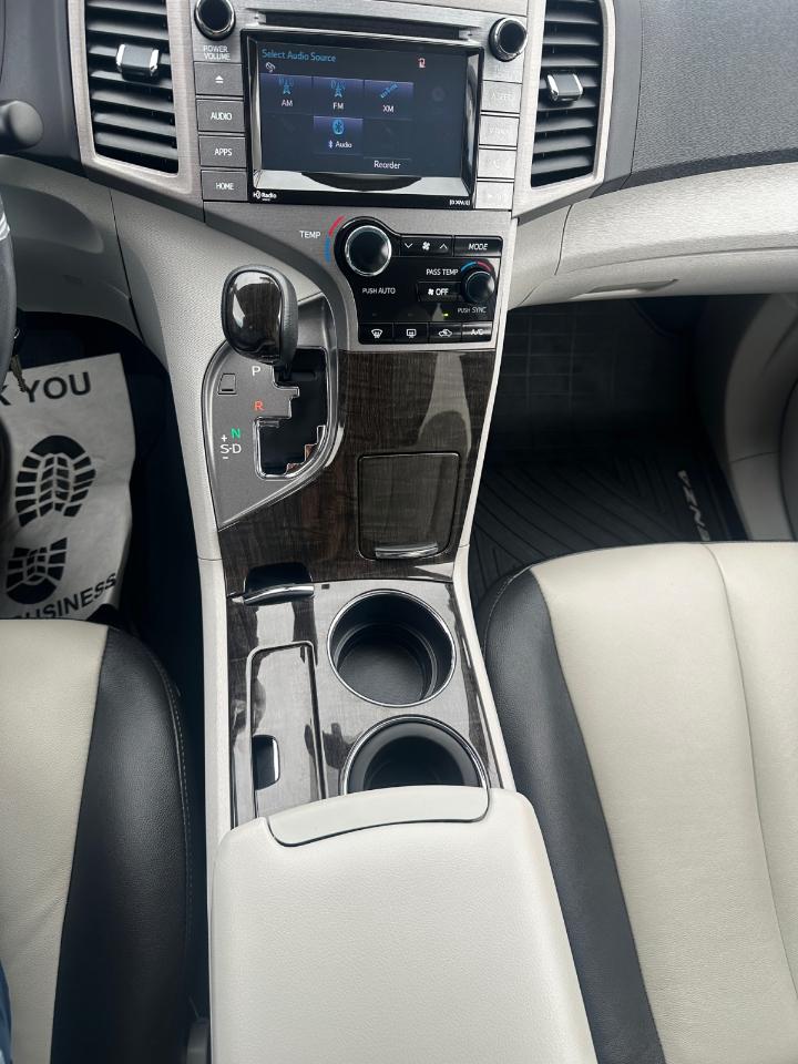 Toyota Venza LE I4 FWD 2015