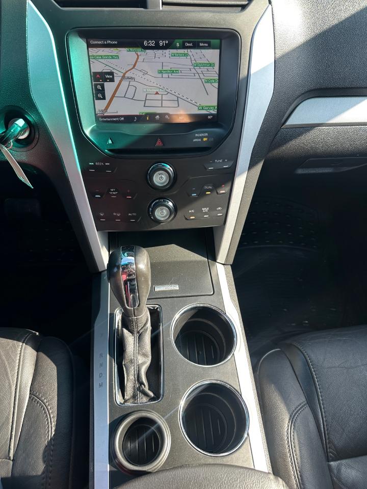 Ford Explorer XLT FWD 2011