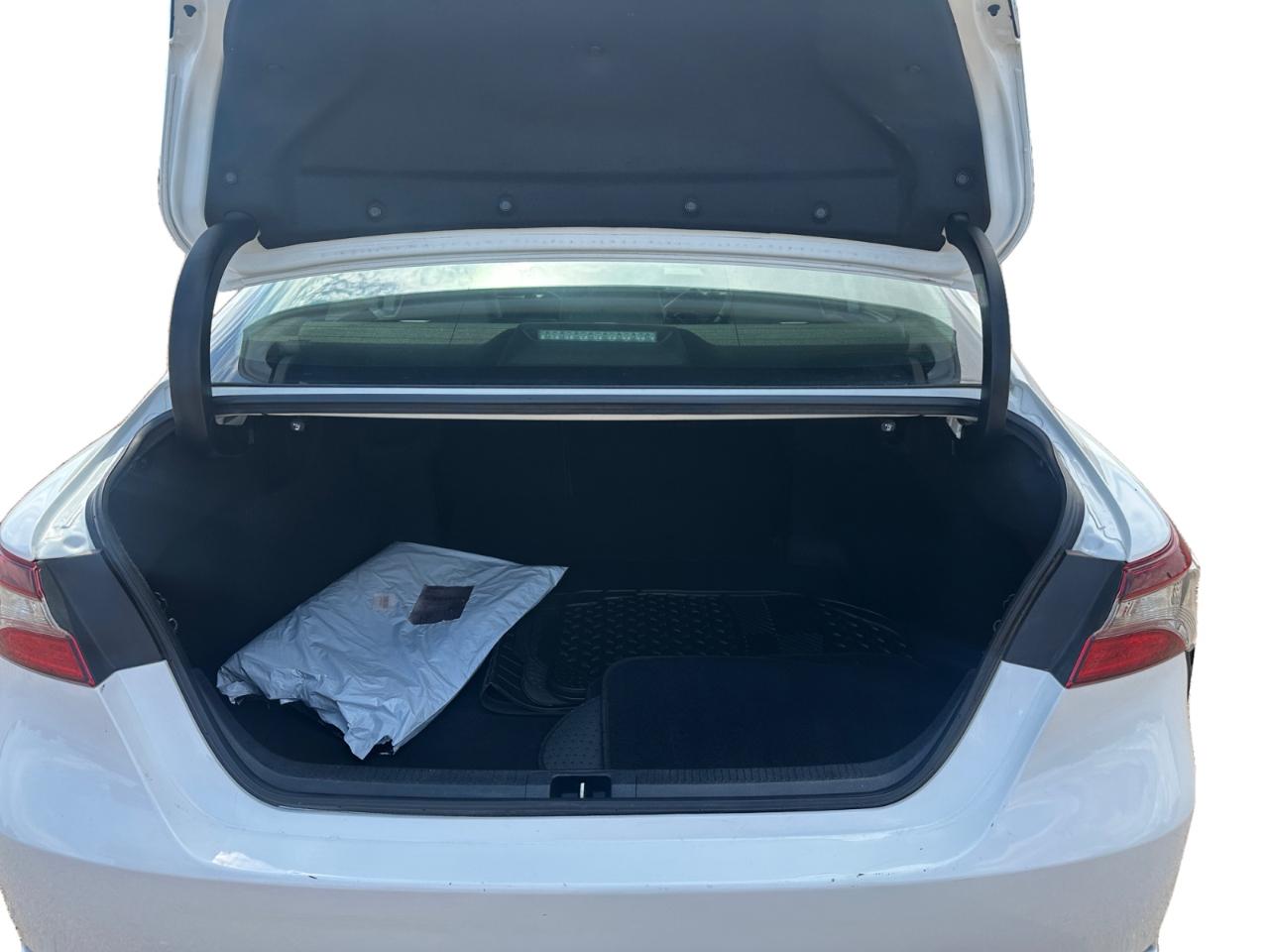 Toyota Camry SE 2021