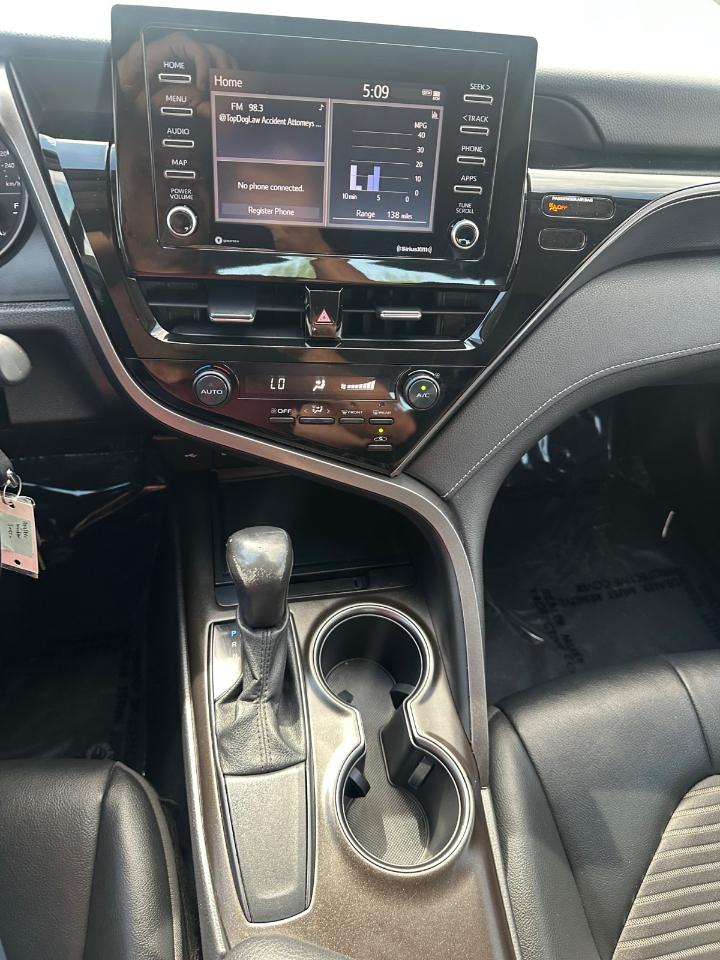 Toyota Camry SE 2021