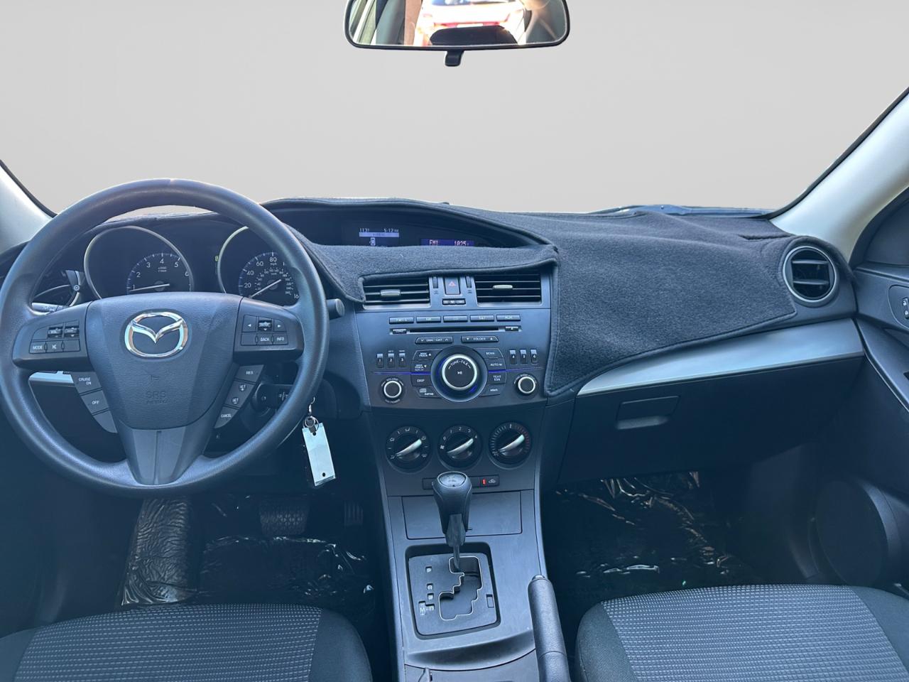 Mazda MAZDA3 i Sport 4-Door 2013