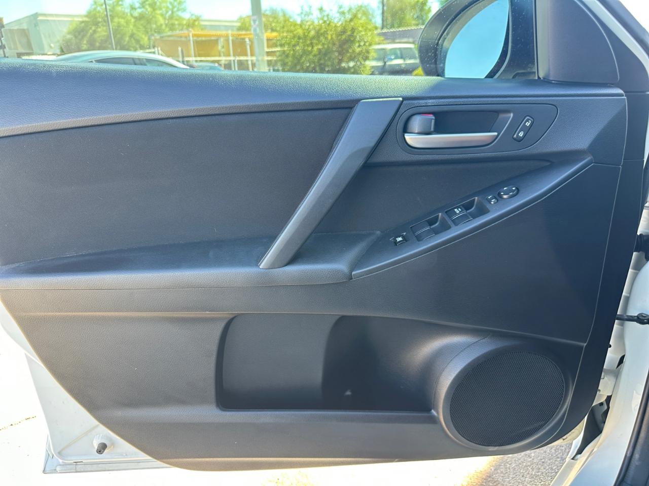 Mazda MAZDA3 i Sport 4-Door 2013