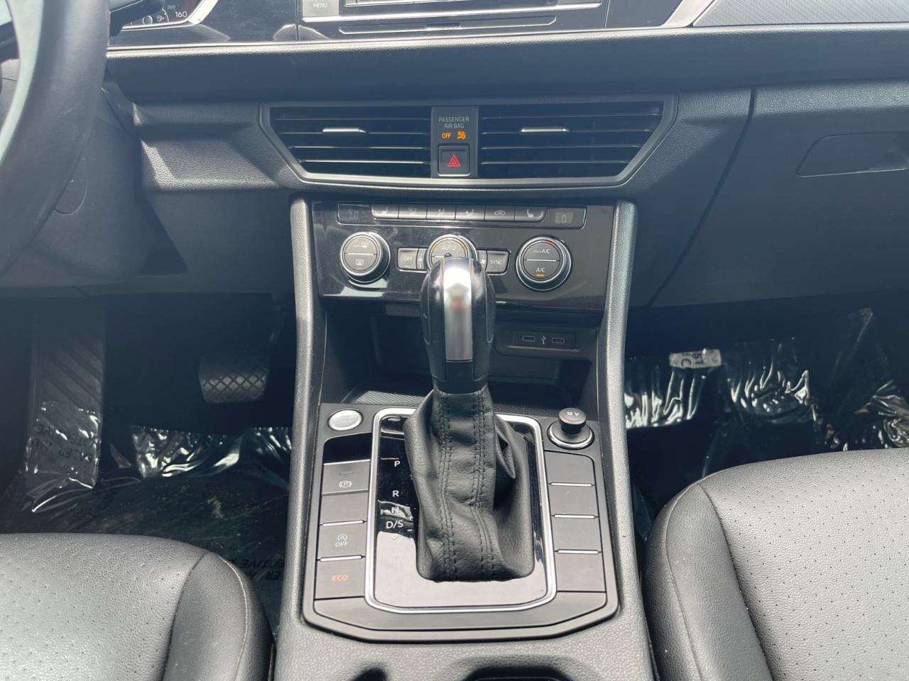 Volkswagen Jetta 1.4T S 8A 2020