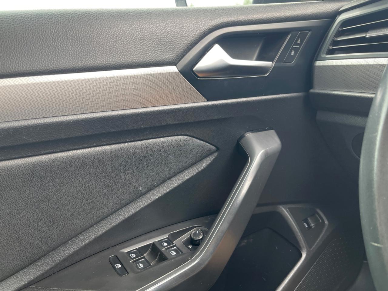 Volkswagen Jetta 1.4T S 8A 2020