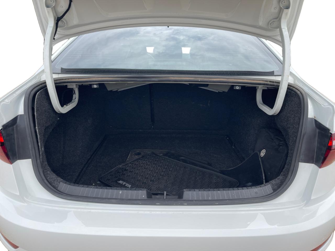 Volkswagen Jetta 1.4T S 8A 2020