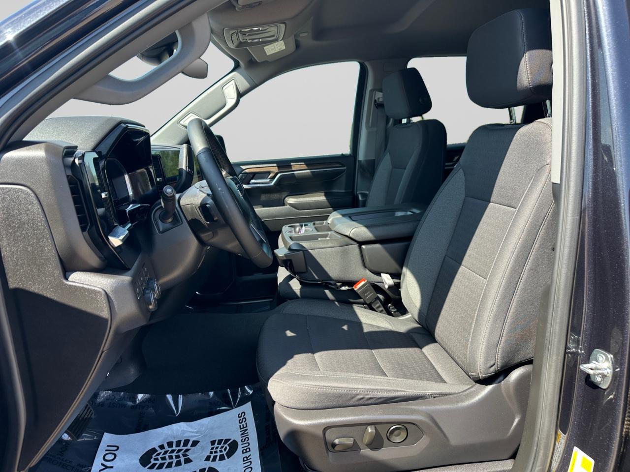 Chevrolet Silverado 1500 LT Crew Cab 4WD 2024